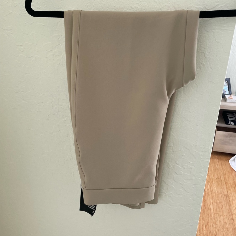 New with tags aritzia pants